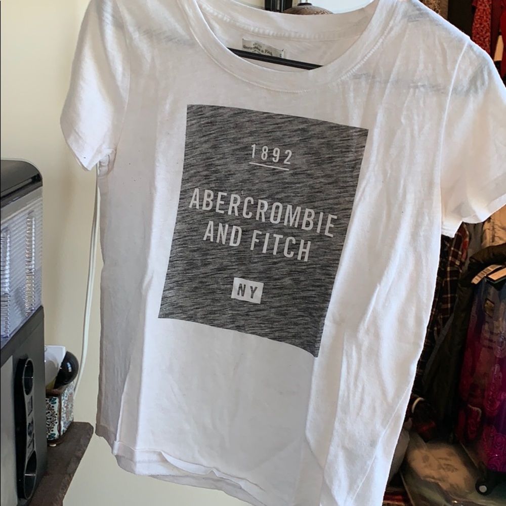 Abercrombie graphic shirt